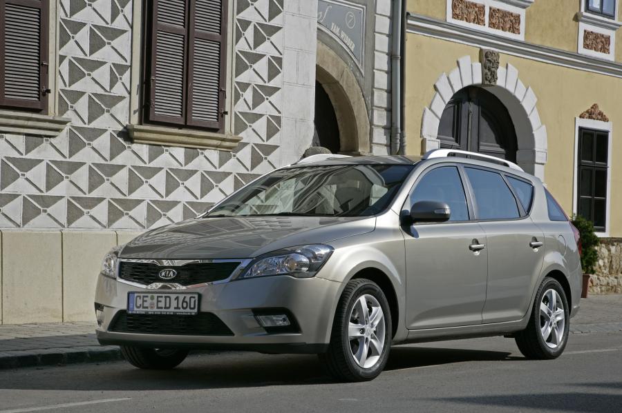  Kia cee&rsquo;d SW 2009 года  (фото 27 из 61)